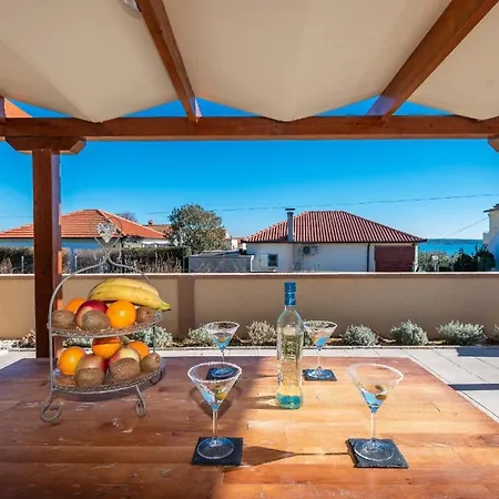 בית נופש Ferienhaus In Privlaka Mit Privatem Pool - B44223 *